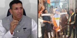 हरदीप पुरी की उम्मीदवारी पर सियासी संग्राम तेज, कांग्रेस ने भाजपा के खिलाफ किया प्रदर्शन