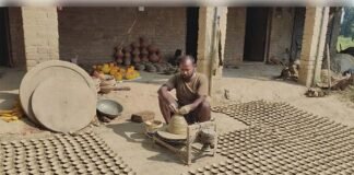 अयोध्या के कुम्हारों की चमकी किस्मत, दीपोत्सव से बढ़ा रोजगार