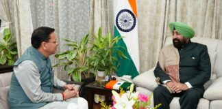 मुख्यमंत्री धामी ने लोकभवन में राज्यपाल लेफ्टिनेंट जनरल गुरमीत सिंह (सेवानिवृत्त) से की शिष्टाचार भेंट