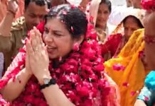 नवरात्रि में अगले कदम का ऐलान करेंगी पूर्व IAS दिव्या