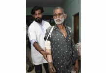 ट्रेन हादसे के दर्द पर ‘सेवा संकल्प’ का मरहम, धमतरी के तेजराम को दो घंटे में मिला कृत्रिम हाथ, लौटी जिंदगी की रंगत
