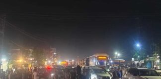 बिजली कटौती से भड़के ग्रामीण, इंदौर-भोपाल हाईवे पर रात में चक्काजाम; 2 किमी तक लगी कतारें