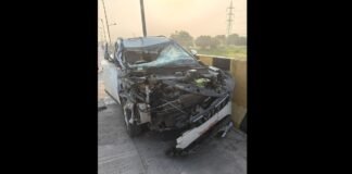 Mirzapur में भीषण सड़क हादसा, ट्रक से भिड़ी XUV, चालक की मौत, साथी गंभीर