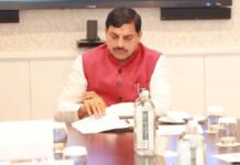 कोसमी गांव में 12 आदिवासी परिवारों के मकान गिराने पर बवाल, CM मोहन यादव ने दिए जांच के आदेश