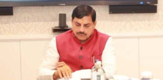 कोसमी गांव में 12 आदिवासी परिवारों के मकान गिराने पर बवाल, CM मोहन यादव ने दिए जांच के आदेश