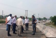 लोक निर्माण विभाग के सचिव ने सड़कों-पुलों के कार्यों का किया निरीक्षण