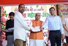 योगी सरकार की पहल से सरकारी अस्पतालों में बढ़ेगी यूपी के बुनकरों के उत्पादों की पहुंच