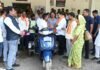 उप मुख्यमंत्री विजय शर्मा ने दिव्यांग धनीराम यादव को प्रदान की स्कूटी, आवागमन होगा आसान