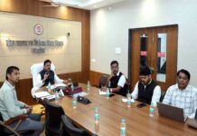 समयबद्ध एवं गुणवत्तापूर्ण स्वास्थ्य सेवाओं से ग्रामीणों का विश्वास जीतें चिकित्सक, मैदानी अमले से सतत बनाए रखें संवाद : उप मुख्यमंत्री शुक्ल
