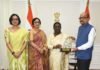 राष्ट्रपति द्रौपदी मुर्मु को राज्यपाल रमेन डेका ने भेंट की पहाड़ी मैना की प्रतिकृति