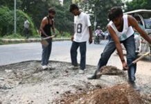 योगी सरकार ने मंडी परिषद के 1,111 संपर्क मार्गों की मरम्मत के लिए 477 करोड़ रुपये किए जारी