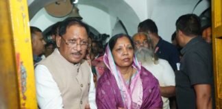 मुख्यमंत्री विष्णु देव साय ने शिवरीनारायण में भगवान नर-नारायण के किए दर्शन, प्रदेशवासियों की सुख-समृद्धि और खुशहाली की कामना