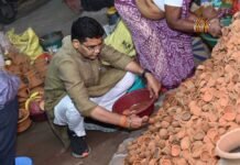 स्थानीय कारीगरों की मेहनत से रोशन हो हर घर, स्वदेशी दीयों से मनाएं दीपावली – राजस्व मंत्री टंक राम वर्मा