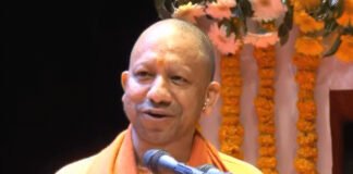 धन के लिए धर्म नहीं त्यागूंगा, छिड़ गया युद्ध तो बम-गोले भी दागूंगा : मुख्यमंत्री योगी आदित्यनाथ